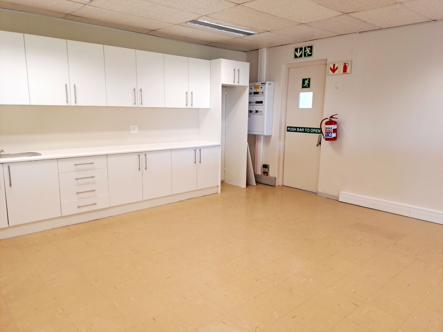 To Let commercial Property for Rent in Rosenpark Western Cape